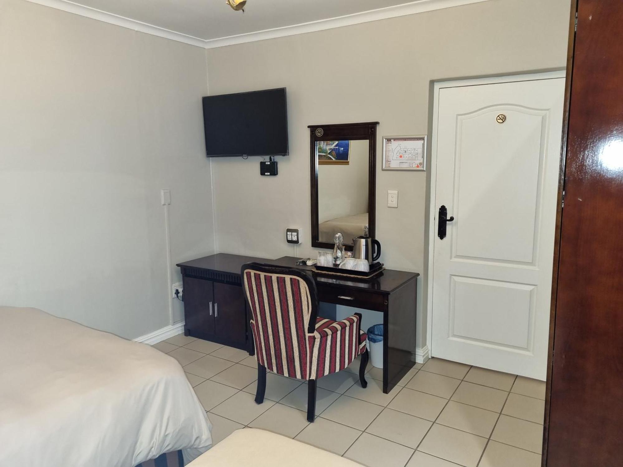 Savoy Lodge Cape Town Exterior photo